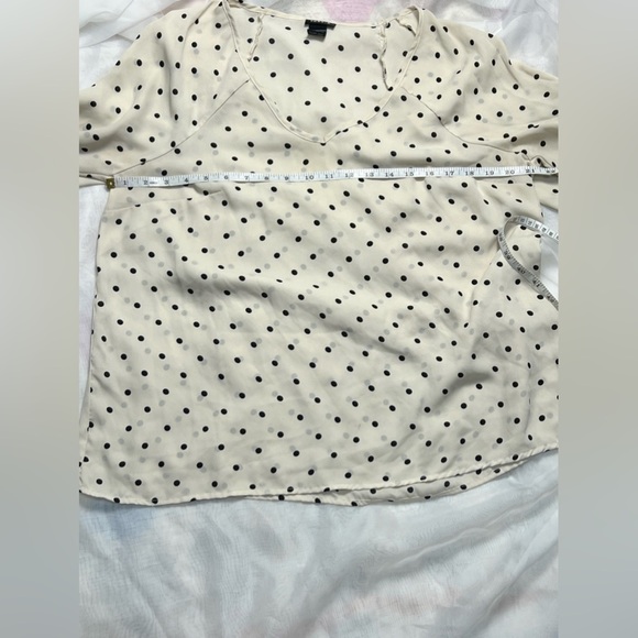 Torrid Polka Dot V-Neck Sheer 3/4 Sleeves Off White Pullover Blouse Plus Size 00 - Picture 9 of 12